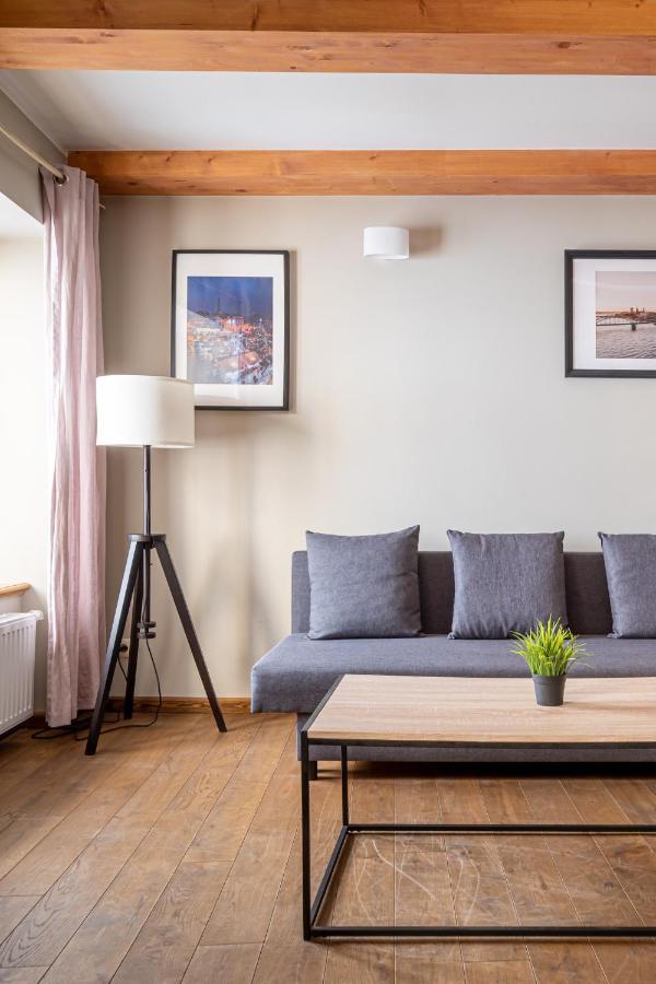 ריגה Enjoy Old Town Vibes In 1716 Laipu Residence With 4 Stylish Apartments And 1 Penthouse מראה חיצוני תמונה