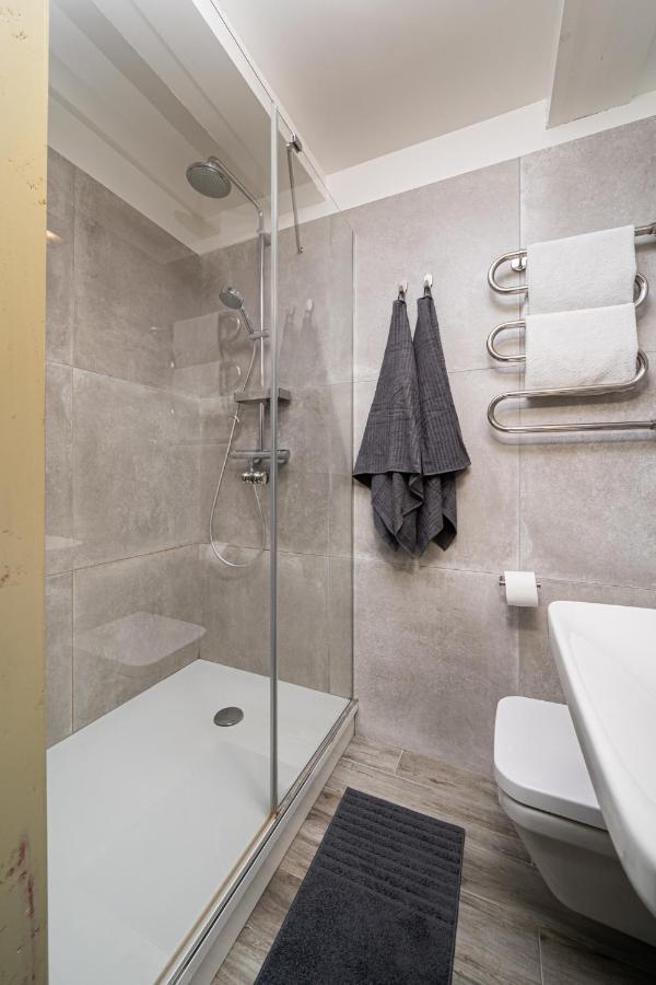 ריגה Enjoy Old Town Vibes In 1716 Laipu Residence With 4 Stylish Apartments And 1 Penthouse מראה חיצוני תמונה