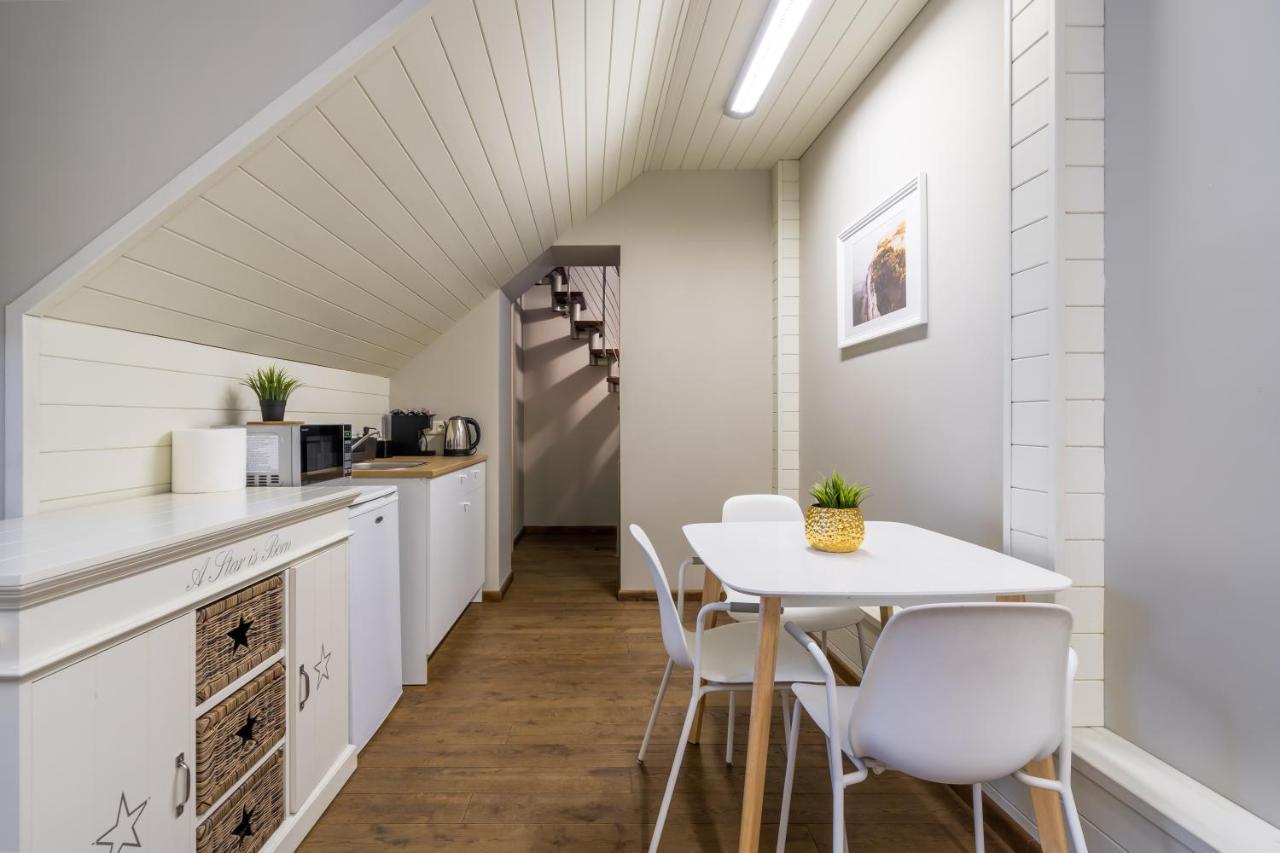 ריגה Enjoy Old Town Vibes In 1716 Laipu Residence With 4 Stylish Apartments And 1 Penthouse מראה חיצוני תמונה