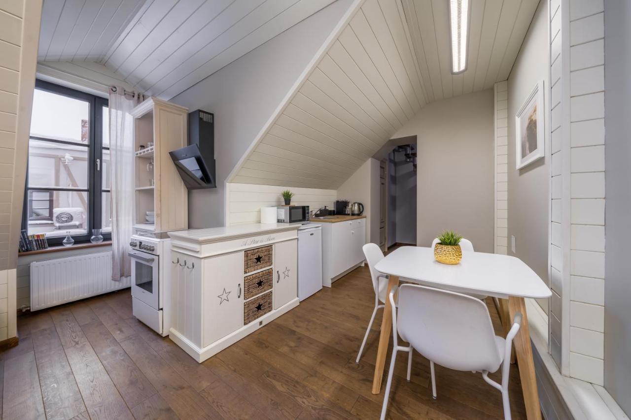ריגה Enjoy Old Town Vibes In 1716 Laipu Residence With 4 Stylish Apartments And 1 Penthouse מראה חיצוני תמונה