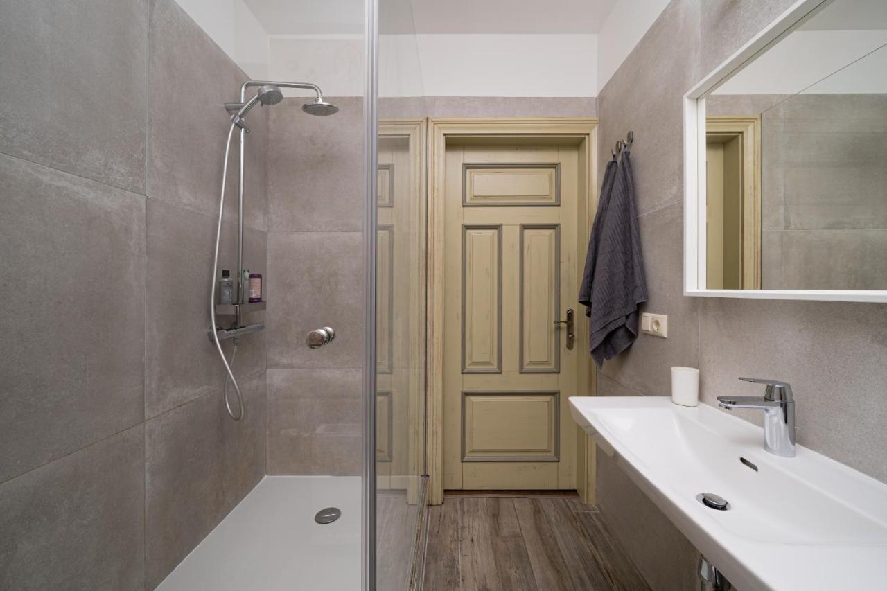 ריגה Enjoy Old Town Vibes In 1716 Laipu Residence With 4 Stylish Apartments And 1 Penthouse מראה חיצוני תמונה